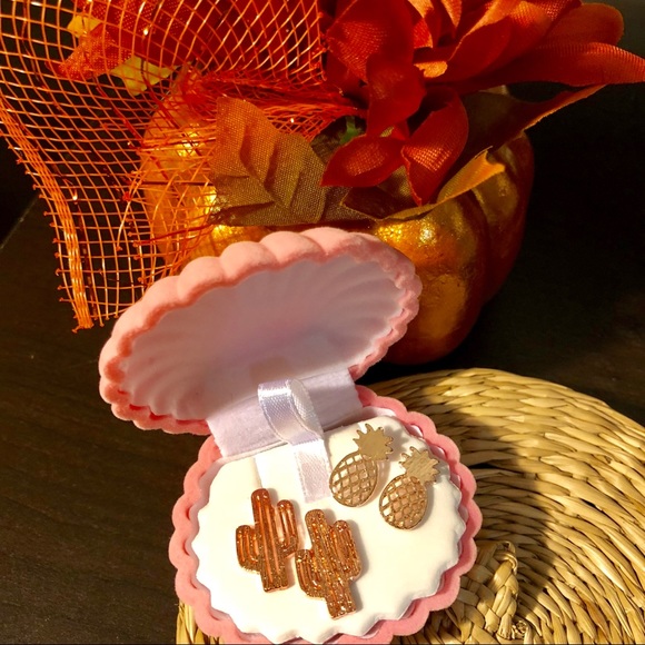 Fashion Jewelry Jewelry - 🍂🎃🍂SET 2 pairs earrings🍂🎃🍂